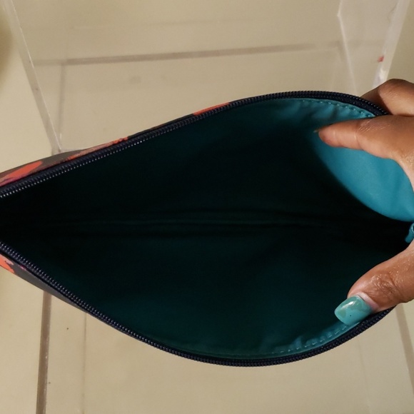 Fossil Pouch+Crossbody - Picture 4 of 8